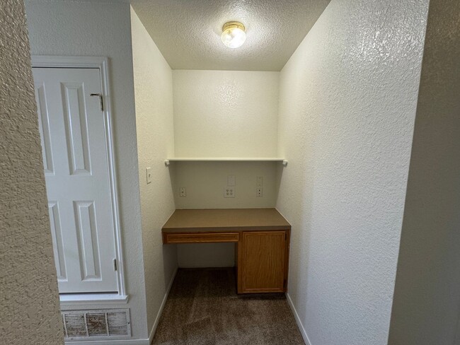 Building Photo - 311 Cedar Ridge Dr