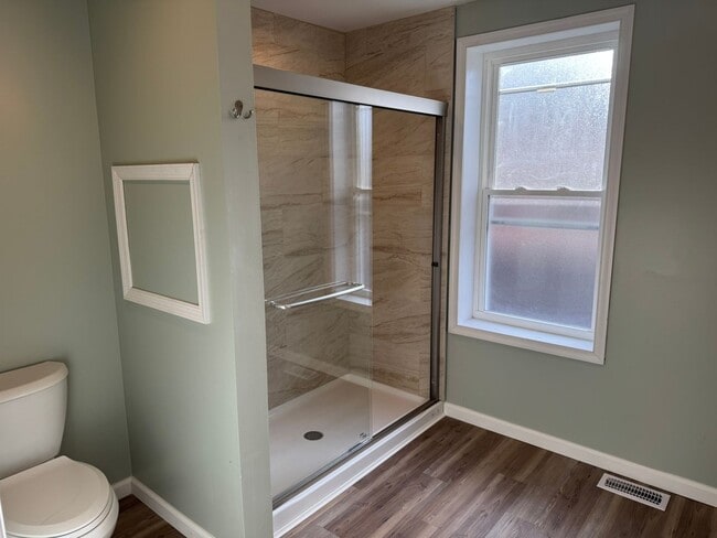 Building Photo - Large Single-Family Home on N 17th St