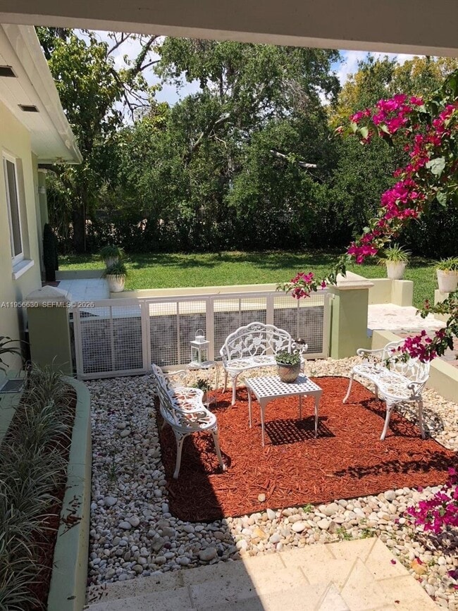 Building Photo - 5450 Sunset Dr