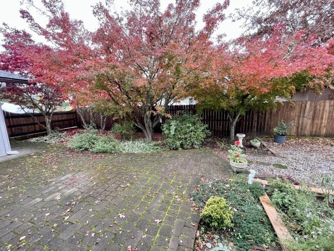 Building Photo - 277 E First Ave