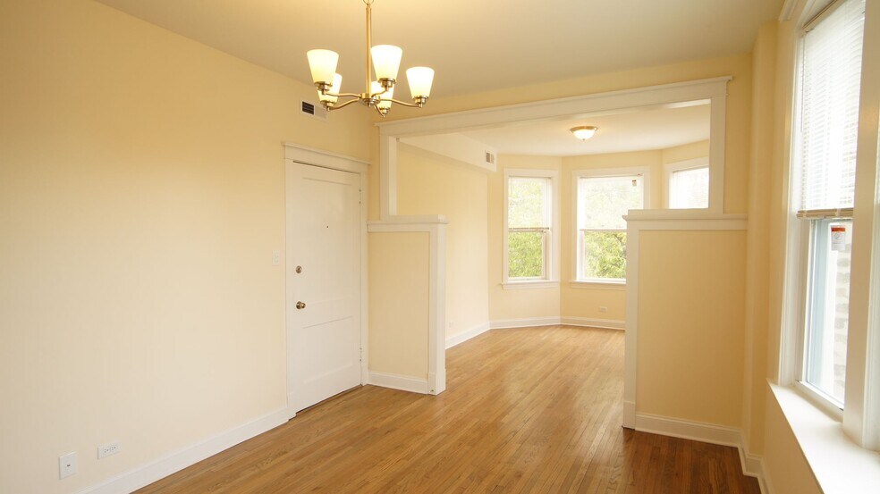 Building Photo - 2816 N Troy St