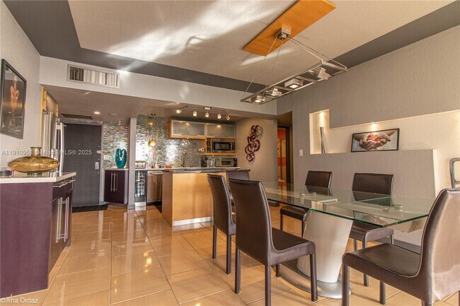 Building Photo - 500 Three Islands Boulevard