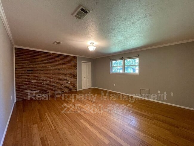 Building Photo - 5293 Chenango Dr