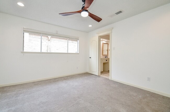 Building Photo - 44 Bayou Pointe Dr