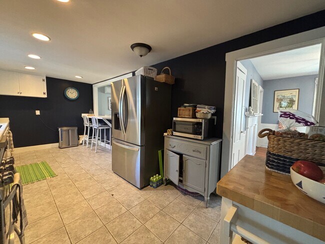 Building Photo - 14 Dixon St