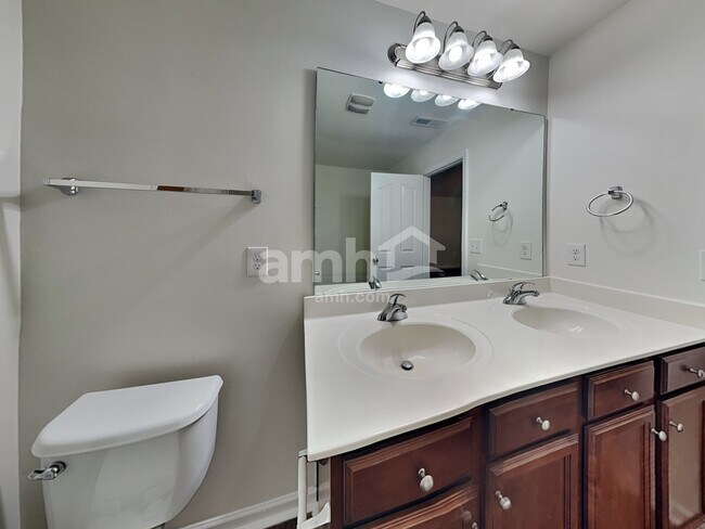 Building Photo - 4662 Abbey Park Rd