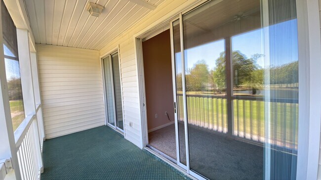Building Photo - 650 River Oaks Dr