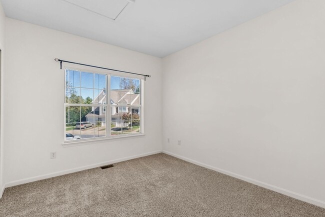 Building Photo - 2 Bed 1.5 Bath - Germantown Condo - Attach...