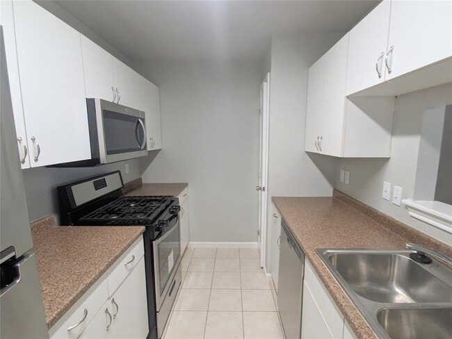 Building Photo - 5343 Cherie Crest Ct