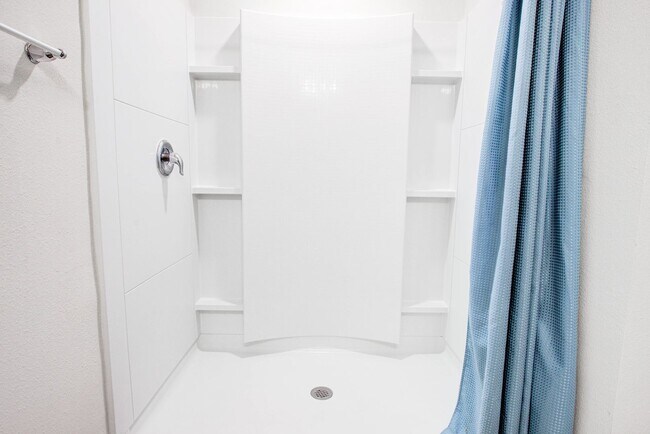 Building Photo - MOVE-IN READY 3/2 IN ENTRADA!