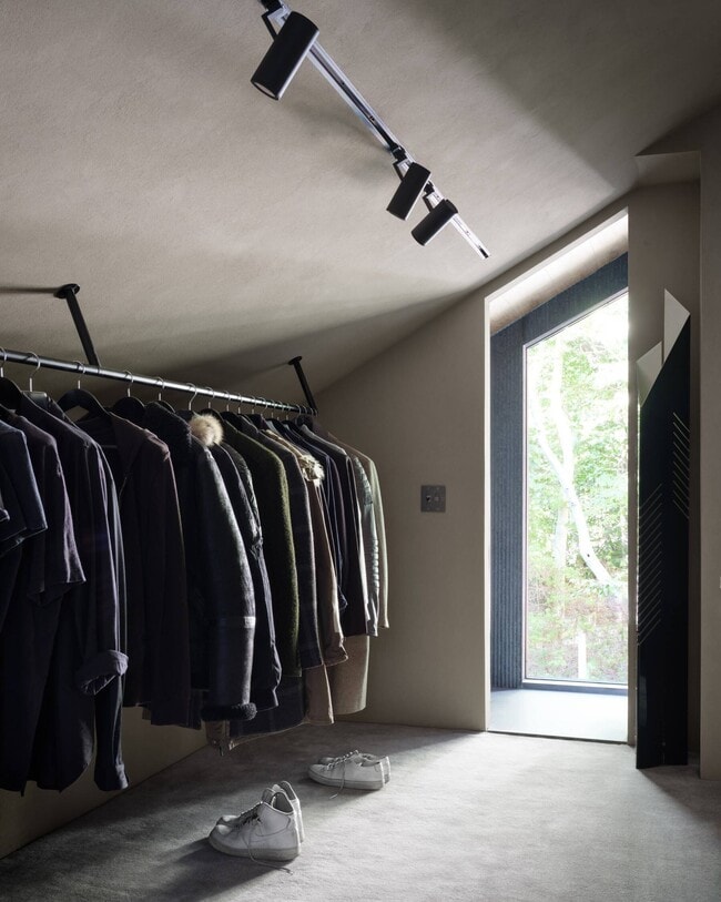 Building Photo - 348 Millstone Brook Rd