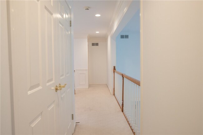 Building Photo - 52 Meadow Cove Rd