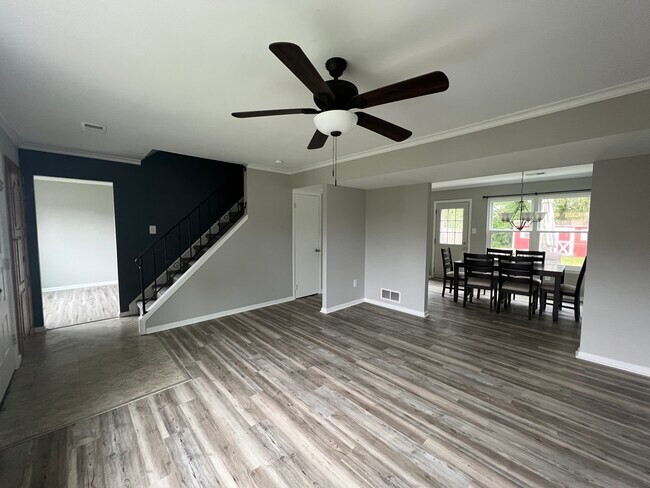 Building Photo - 131 Cypress Dr