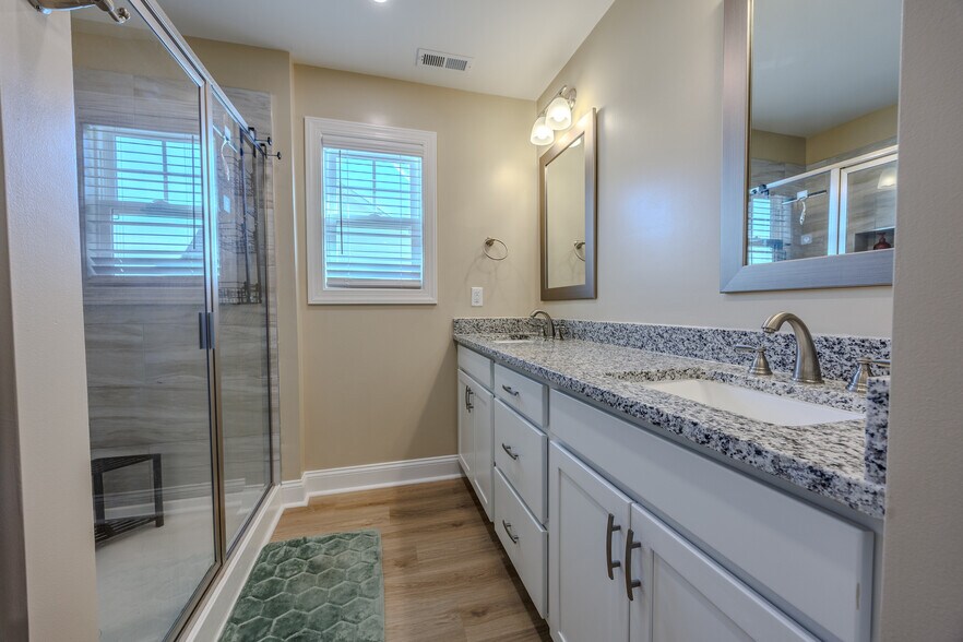 Building Photo - 328 Peeler Cir