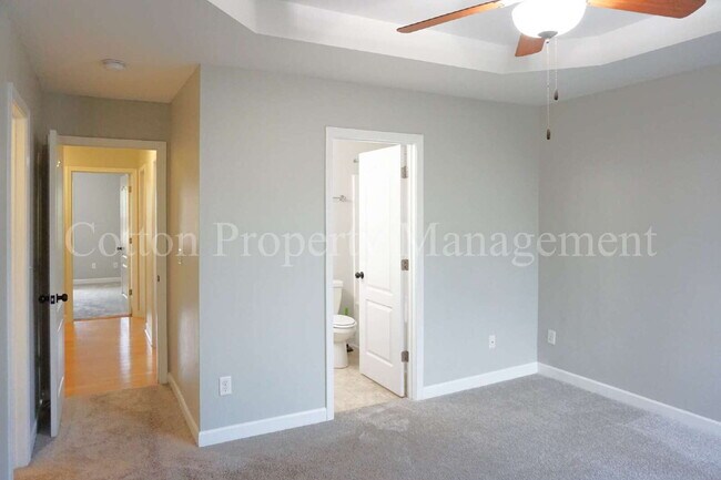 Building Photo - 2018 Willow Stone Ct