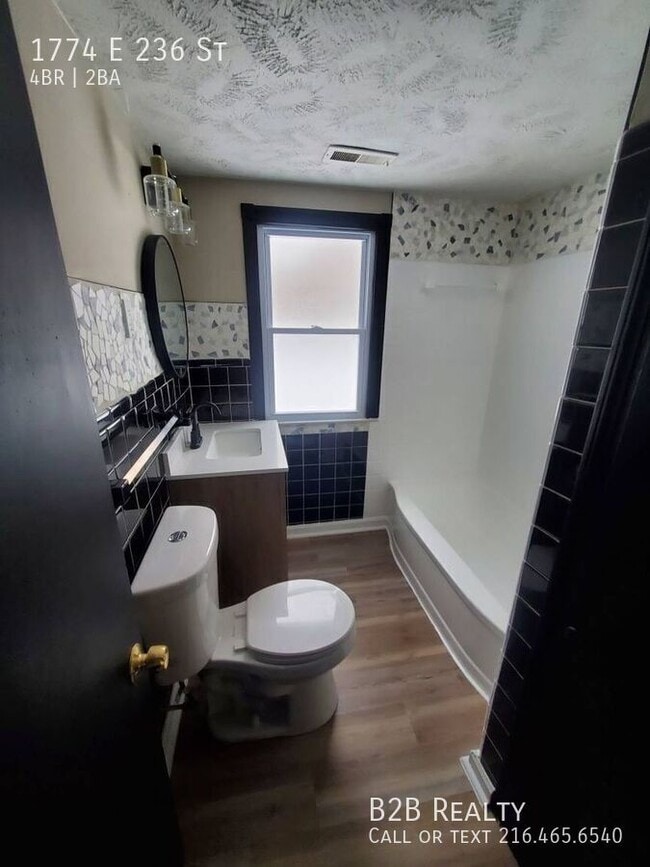 Building Photo - 1774 E 236th St