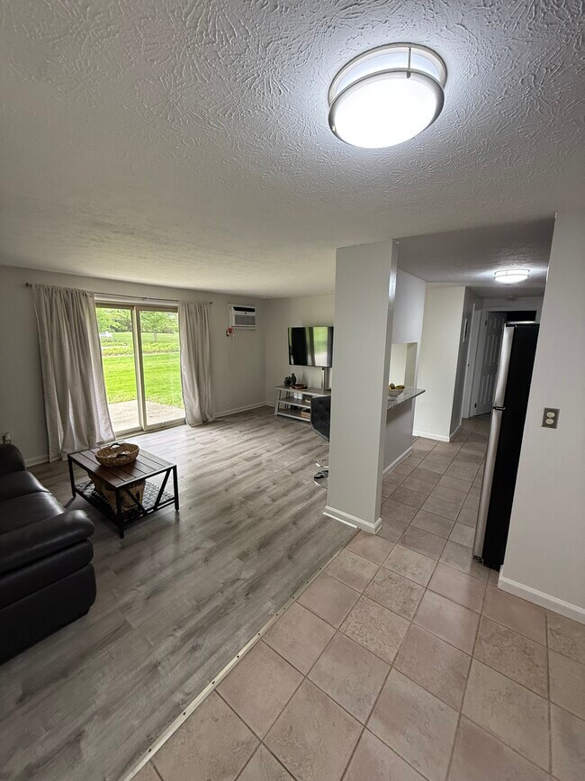 Building Photo - 24325 Detroit Rd