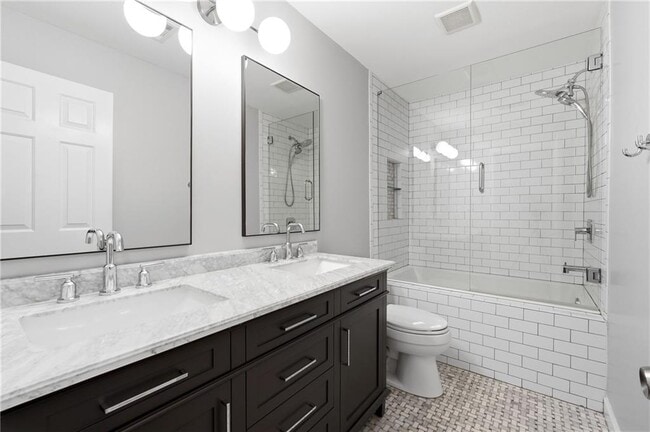 Building Photo - 2207 Heritage Trace Dr