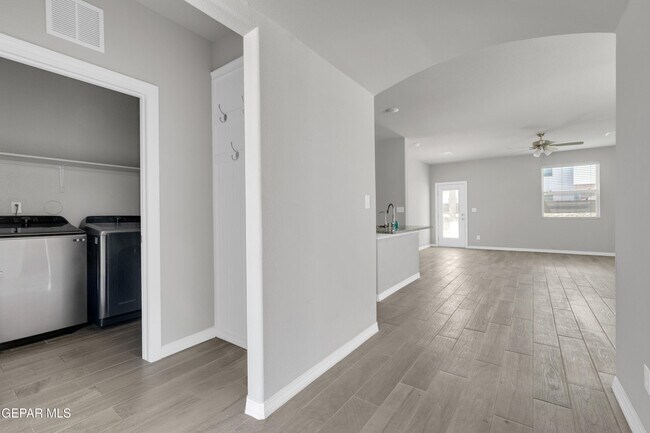 Building Photo - 12260 Desert Wolf Ave