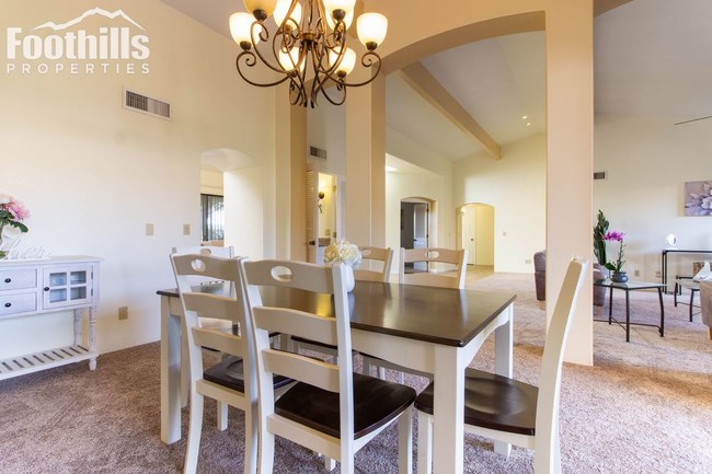 Building Photo - Gated Community at Riverbend