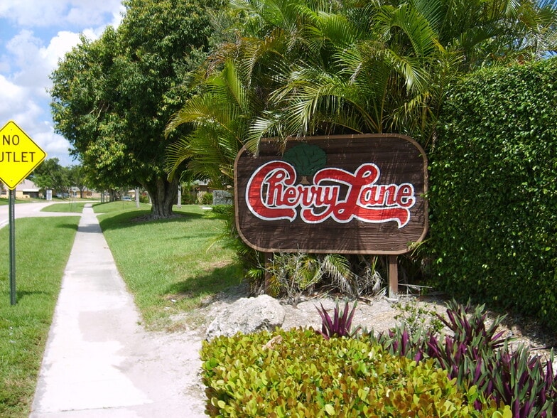 Primary Photo - 4703 Cherry Rd