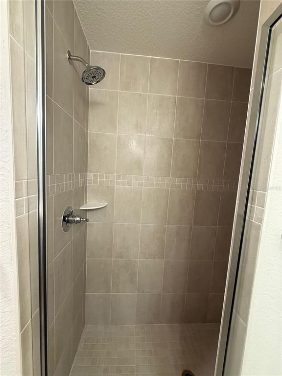 Building Photo - 319 Lily Ln