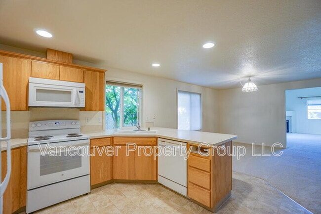 Building Photo - 11715 NE 31st St