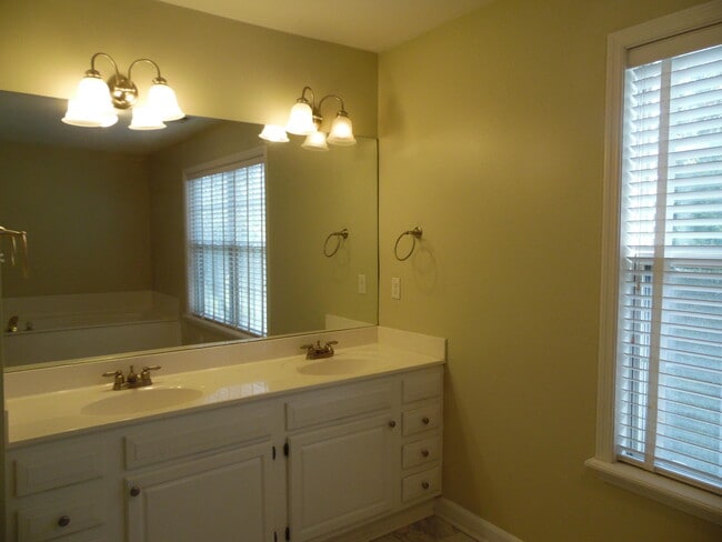 Building Photo - 3705 Ansley Ct