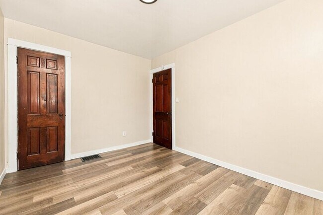 Building Photo - 2902 Whittier Ave