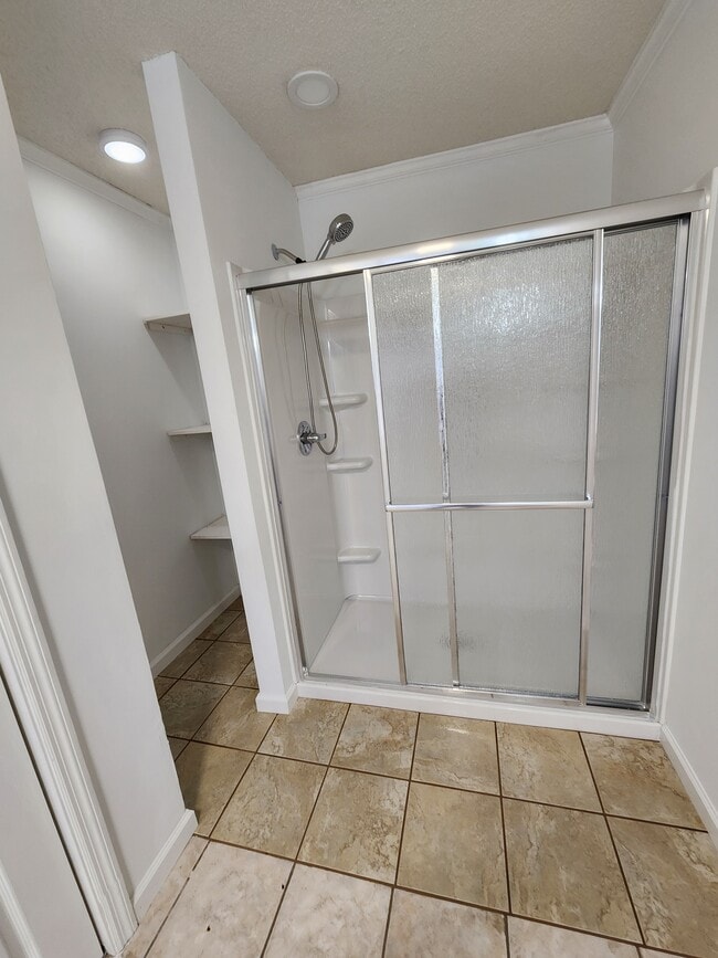 Building Photo - 2000 Oxnard Rd