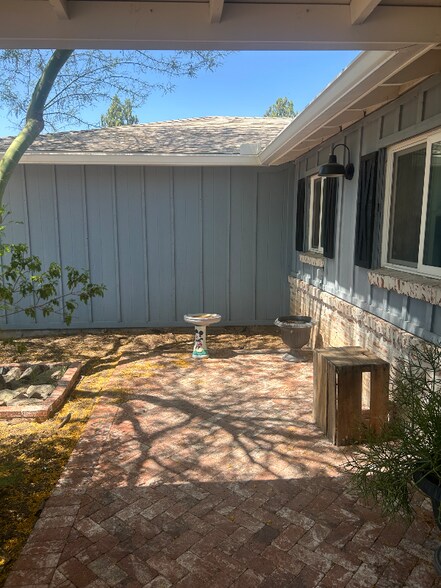 Building Photo - 8114 N 57th Dr