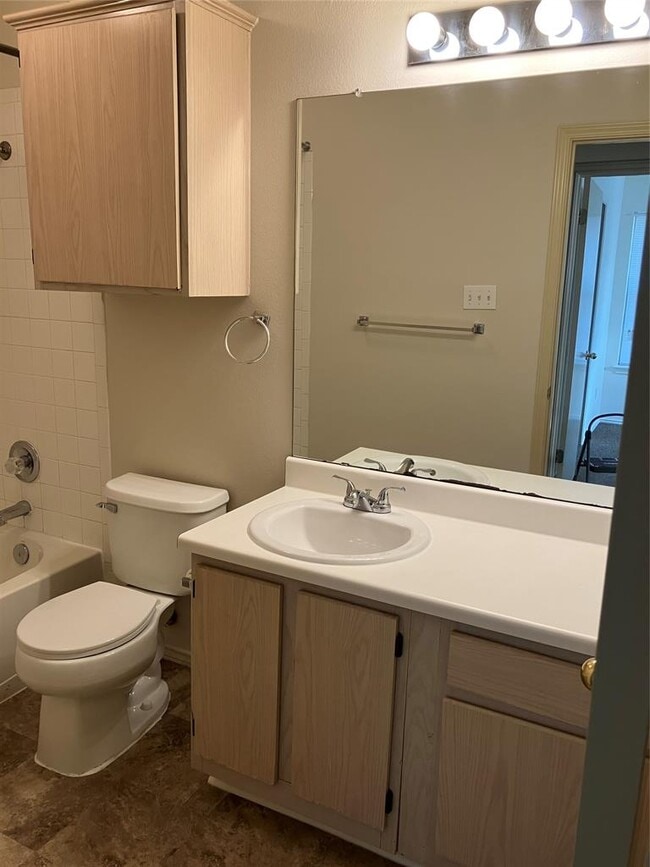 Building Photo - 9629 Sugar Hill Dr