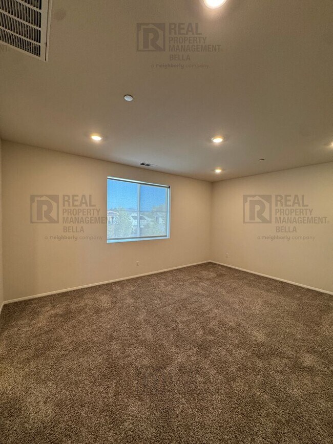 Building Photo - Gorgeous Menifee Pool Home with Downstairs...