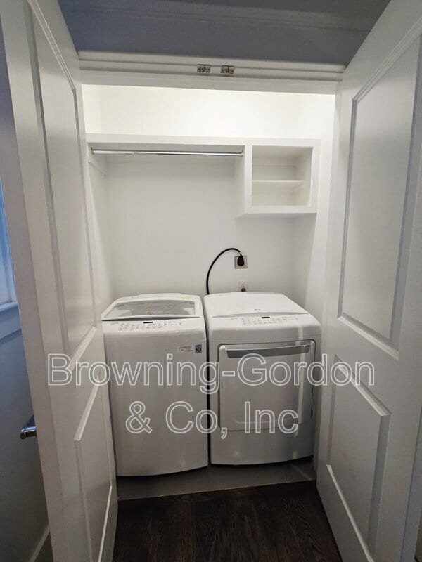 Building Photo - 6539 Thunderbird Dr