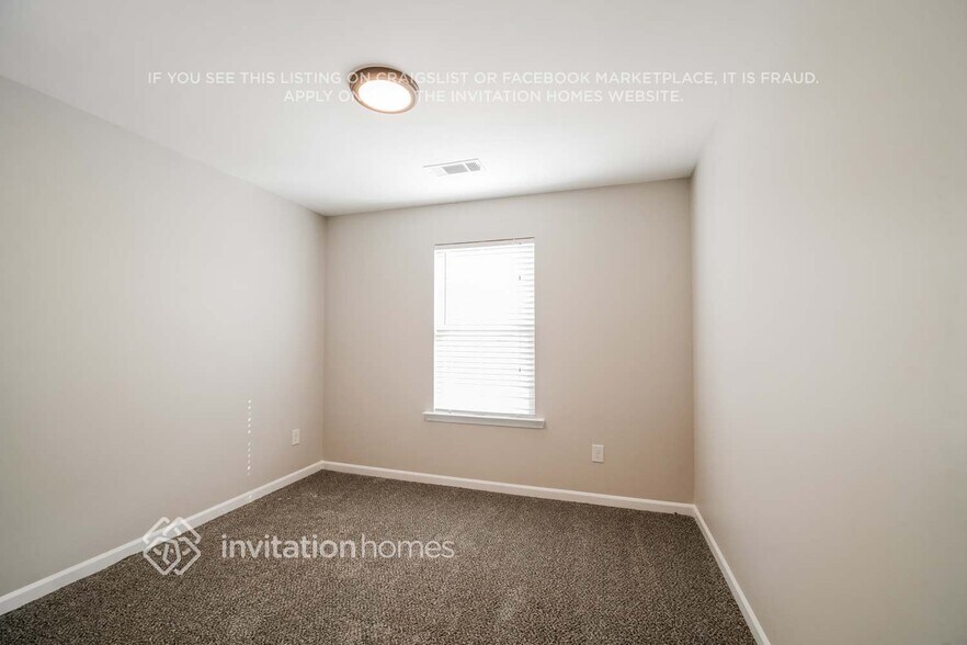 Building Photo - 4480 Lippencott Ln