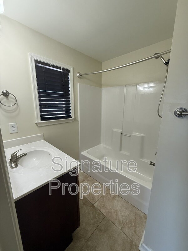 Building Photo - 3239 Granby St