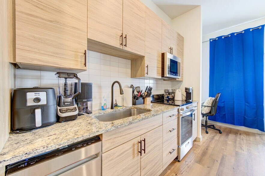 Building Photo - 1111 Shepherd Dr