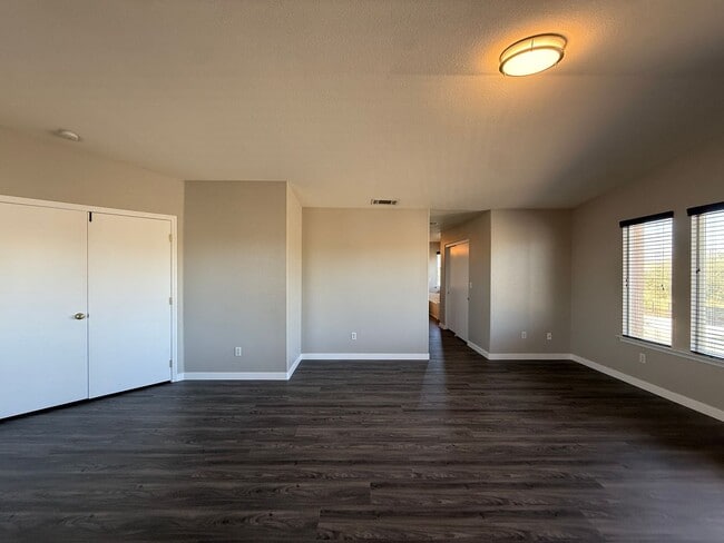 Building Photo - Beautiful River Oaks Large Two Story Home With Three Car Garage