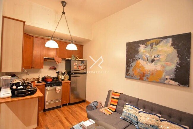 Building Photo - 2 bedroom in BROOKLYN NY 11206