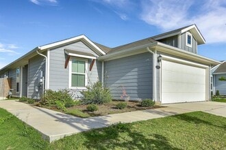 Building Photo - 121 Crescent St