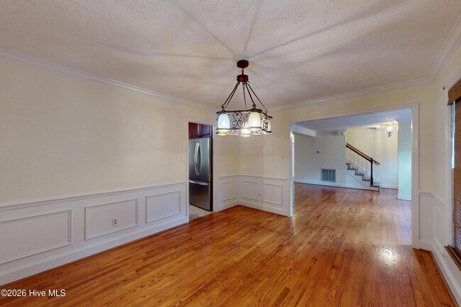 Building Photo - 464 Summerlea Dr