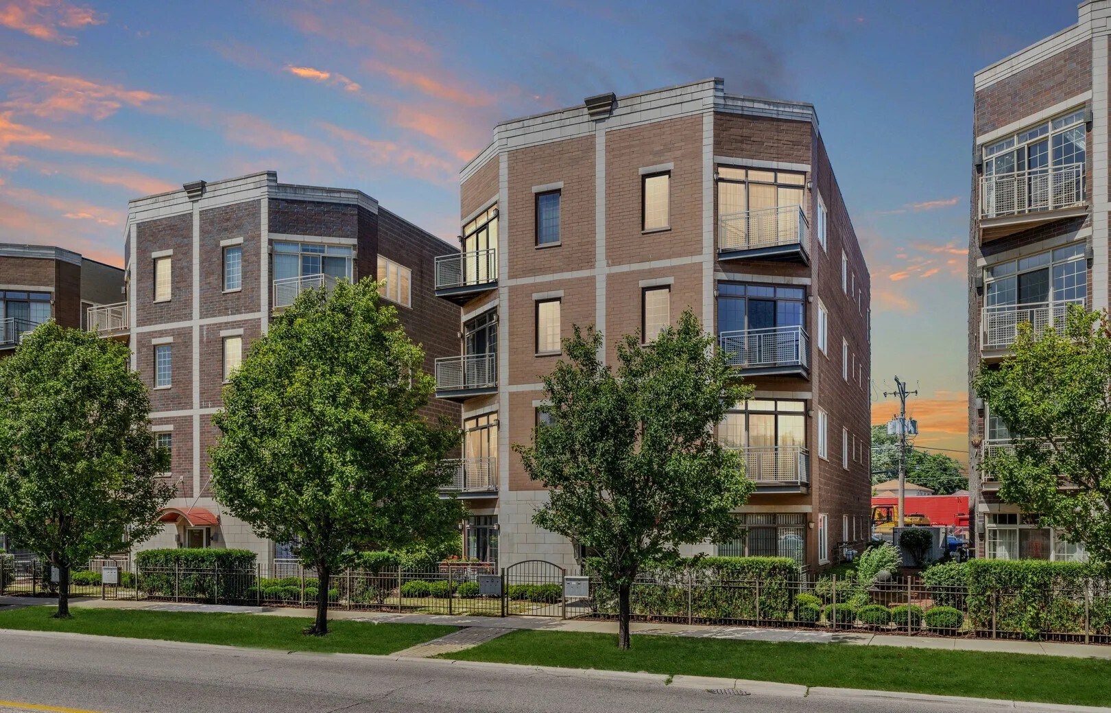 Building Photo - 7932 W Grand Ave