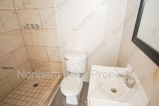 Building Photo - 1104 Myrtle Ave