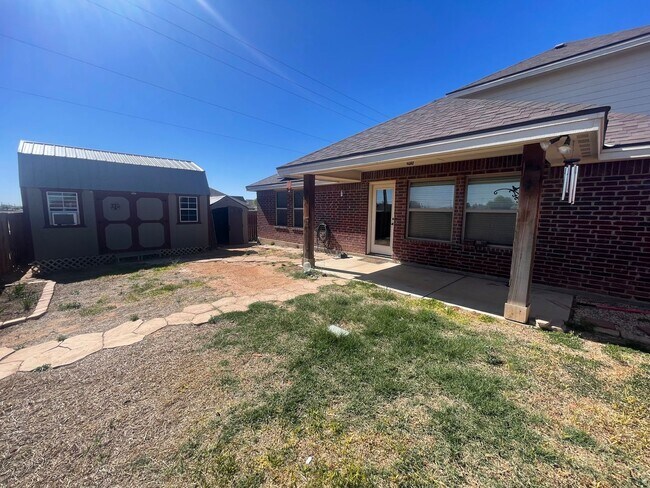 Building Photo - Large Family Home in Desert Ridge