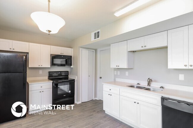 Building Photo - 1508 Endicott Dr