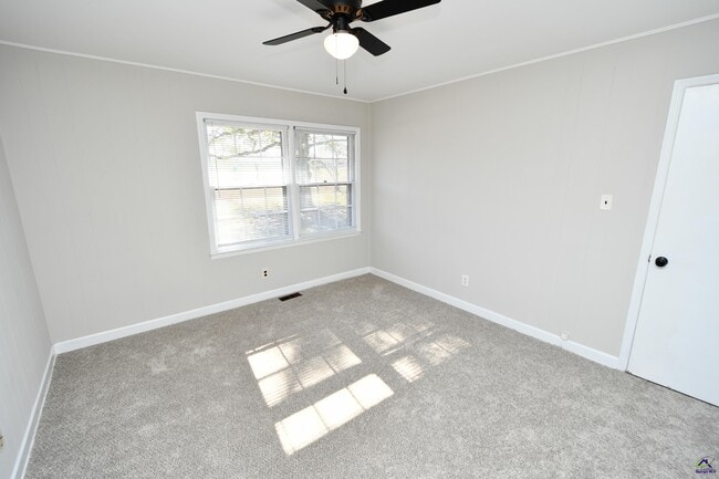 Building Photo - 467 SR 96