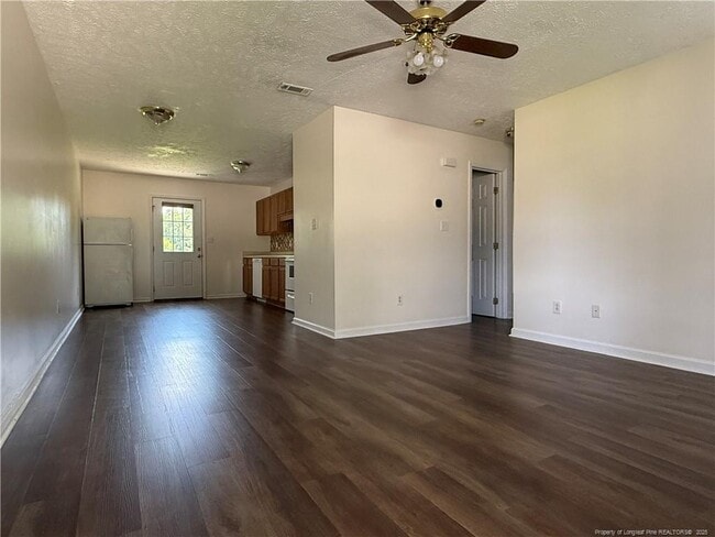 Building Photo - 203 Centipede Ln