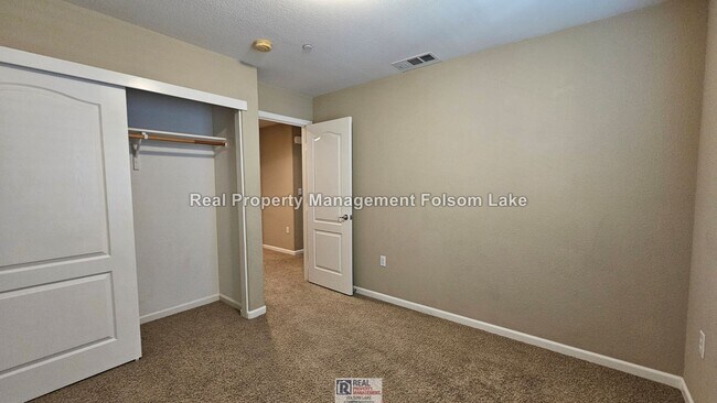 Building Photo - 3 Bed 2.5 Bath | Large Patio | Rivage in the Parkway