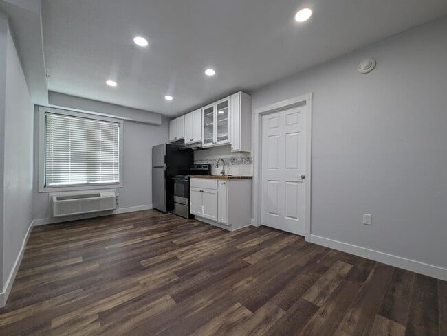 Building Photo - 413 Jefferson St