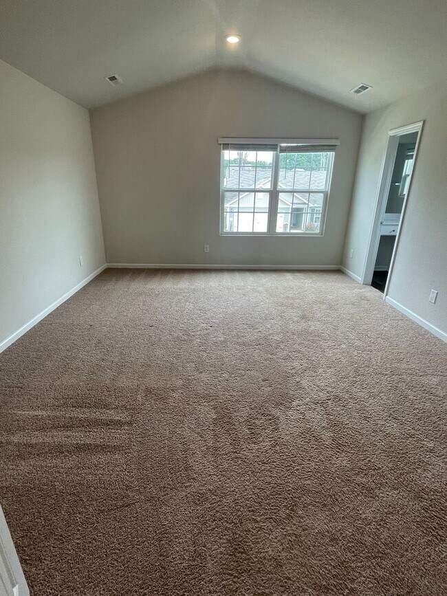 Building Photo - Charming 3-bedroom Single Family Home.